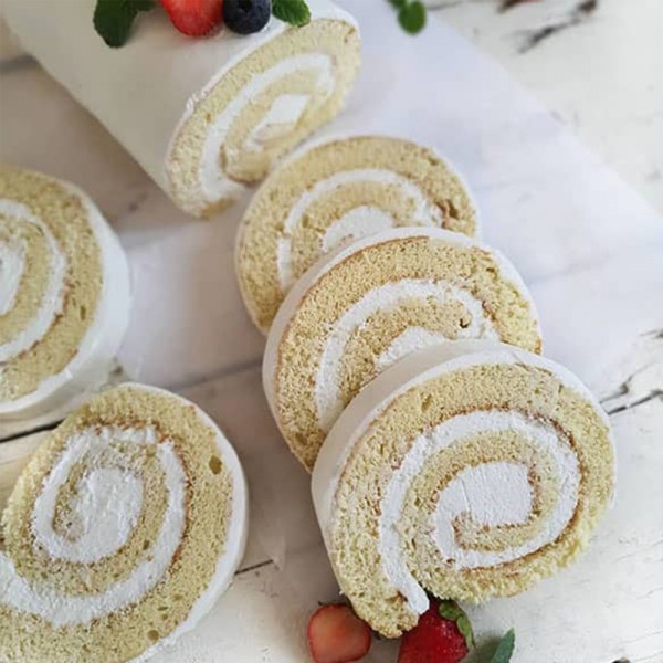 طرز تهیه رولت خامه ای سریع و ساده